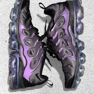 Stylish Purple and Black Men’s Sneakers